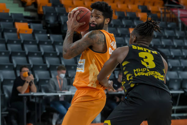 一种别开生 一种别开生