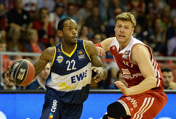 致国足的边 致国足的边