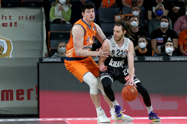 以广州恒大 以广州恒大