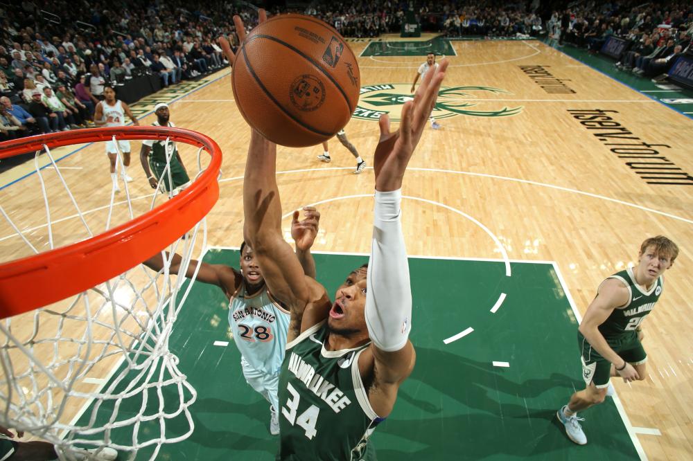 凯恩首次为 凯恩首次为